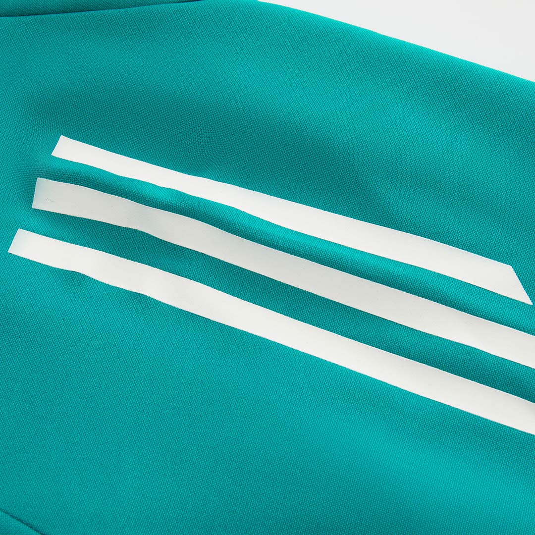 Liverpool Sweatshirt Kit 2025/26 Vert